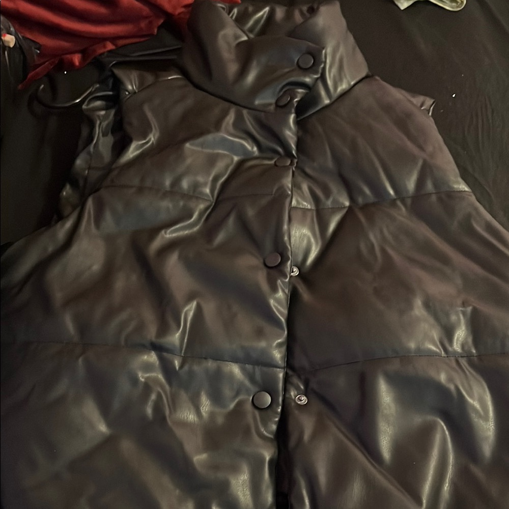 Women's Black Puffer Vest